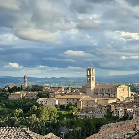 Attico Con Terrazzo Panoramico A 200 Mt Dal Duomo Perugia